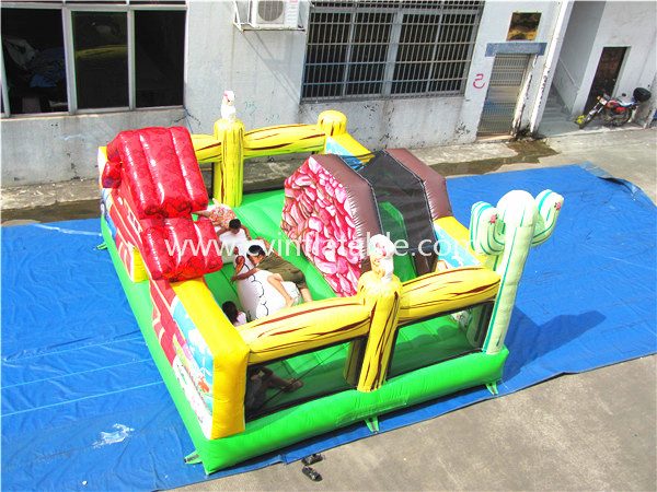 inflatable playground (2)