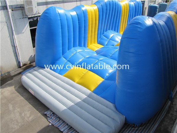 inflatable obstacle (10)