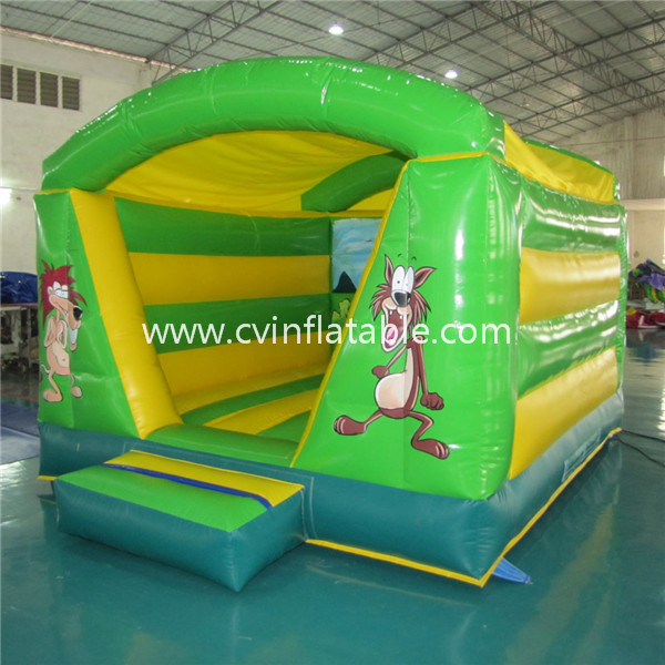 small inflatable bounce castle