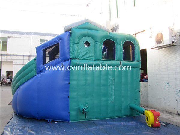 inflatable slide (16)